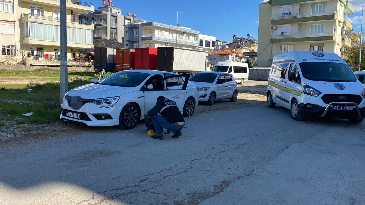 Aracı Kurşun Yağmuruna Tuttular