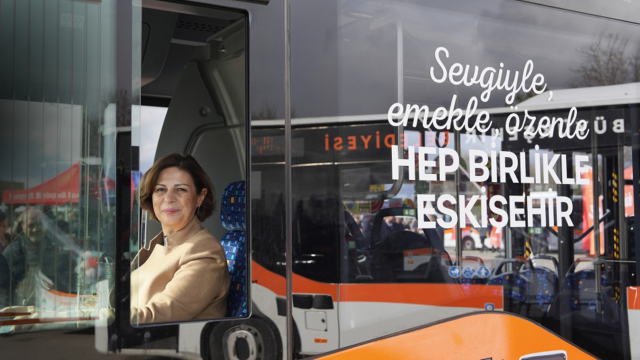 Başkan Ayşe Ünlüce Teslim Törenine Katıldı