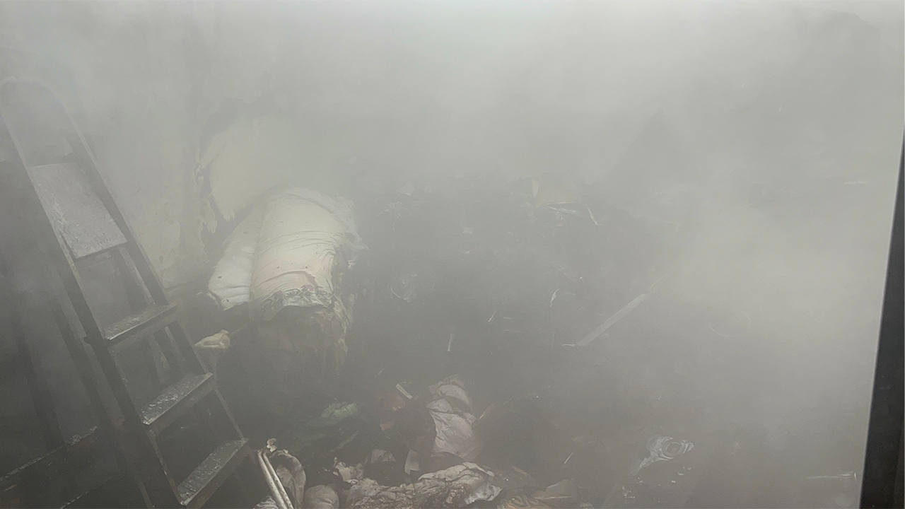 Bina Ve Çevresini Yoğun Duman Kapladı