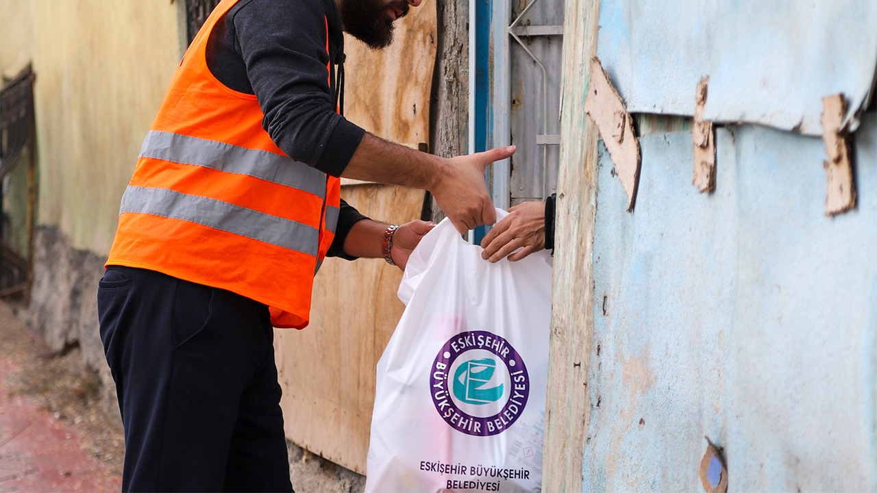 Destek Paketleri Ihtiyaç Sahiplerine Ulaştırıldı