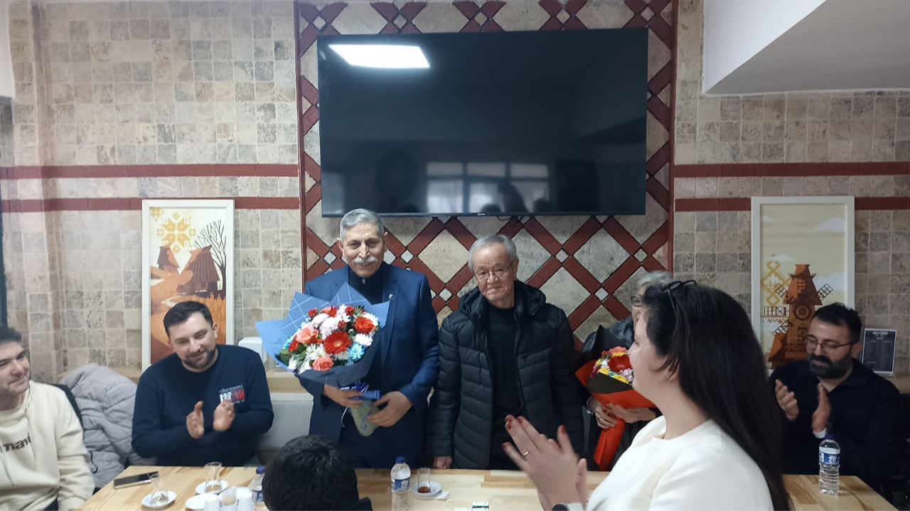 Eski Öğrenciler Öğretmenleriyle Bir Araya Geldi