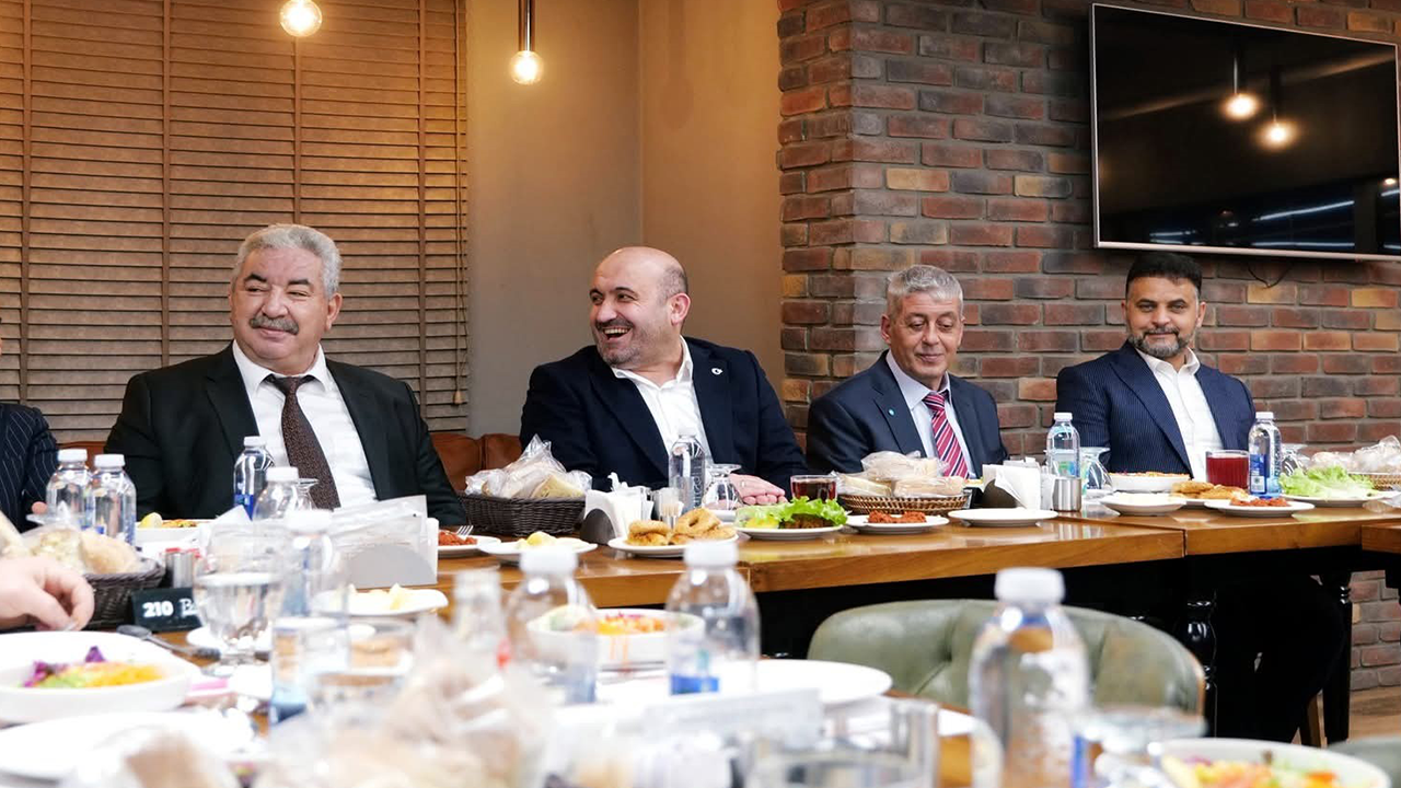 Eskişehir’de Demirspor’a Moral Yemeği Albayrak Takımla Buluştu