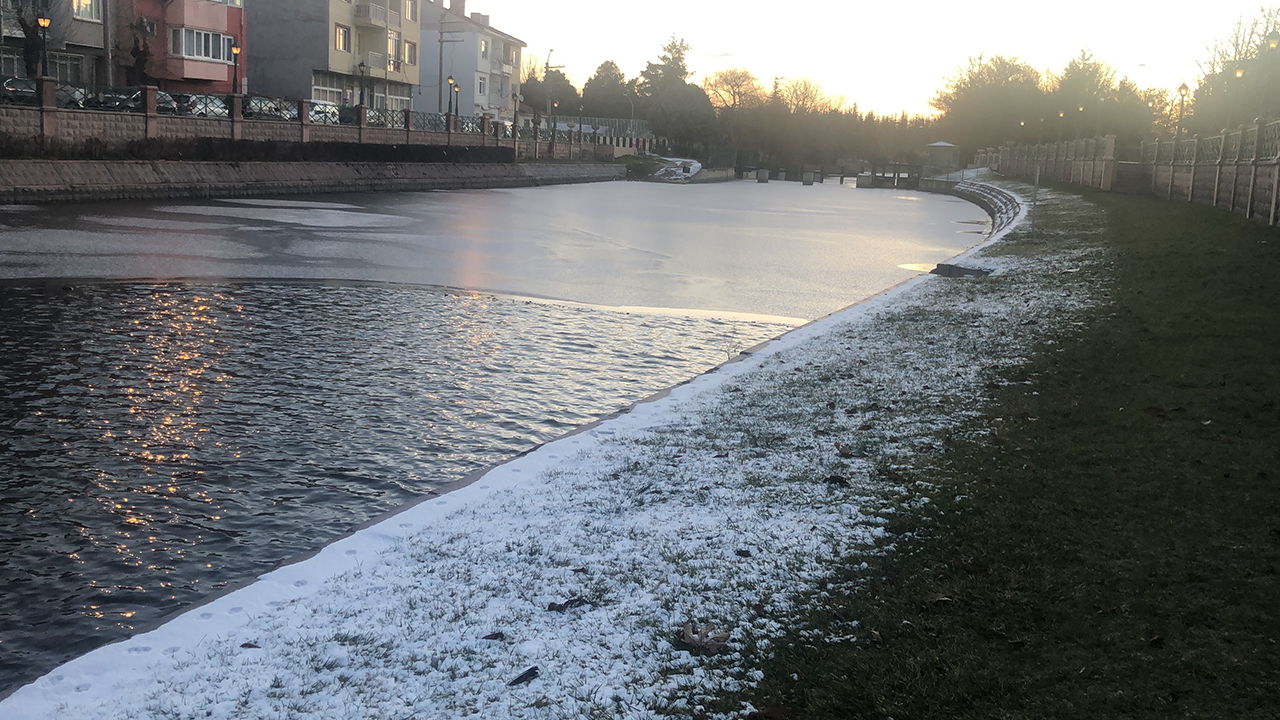 Eskişehir'de Dondurucu Soğuklar Etkisini Gösterdi