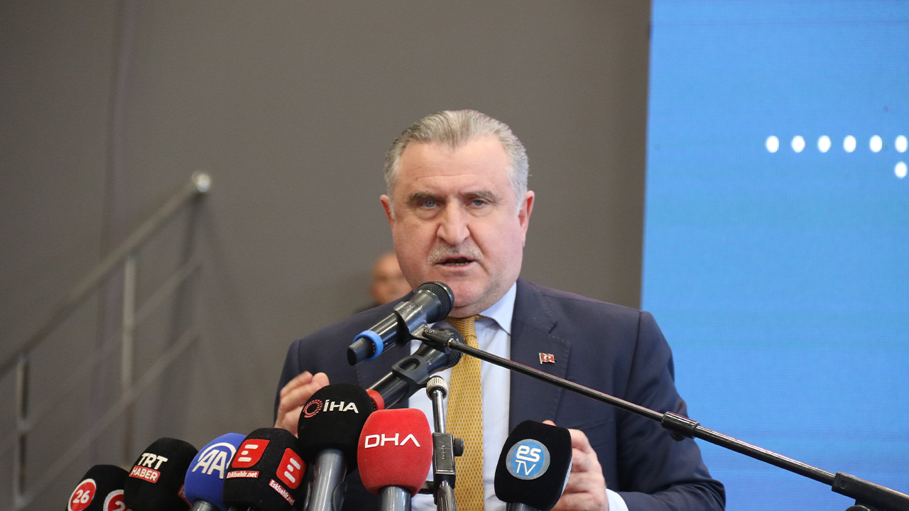 Gençlik Ve Spor Bakanı Osman Aşkın Bak