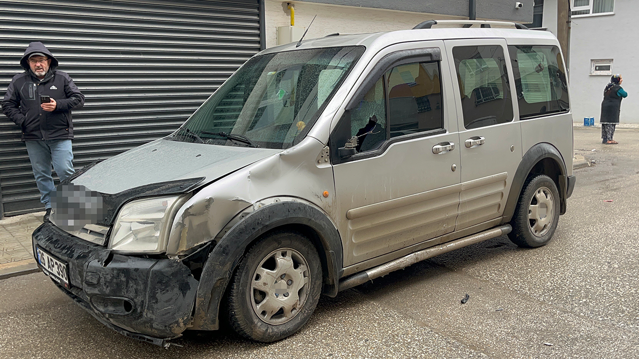 Kazada Otomobilde De Hasar Meydana Geldi