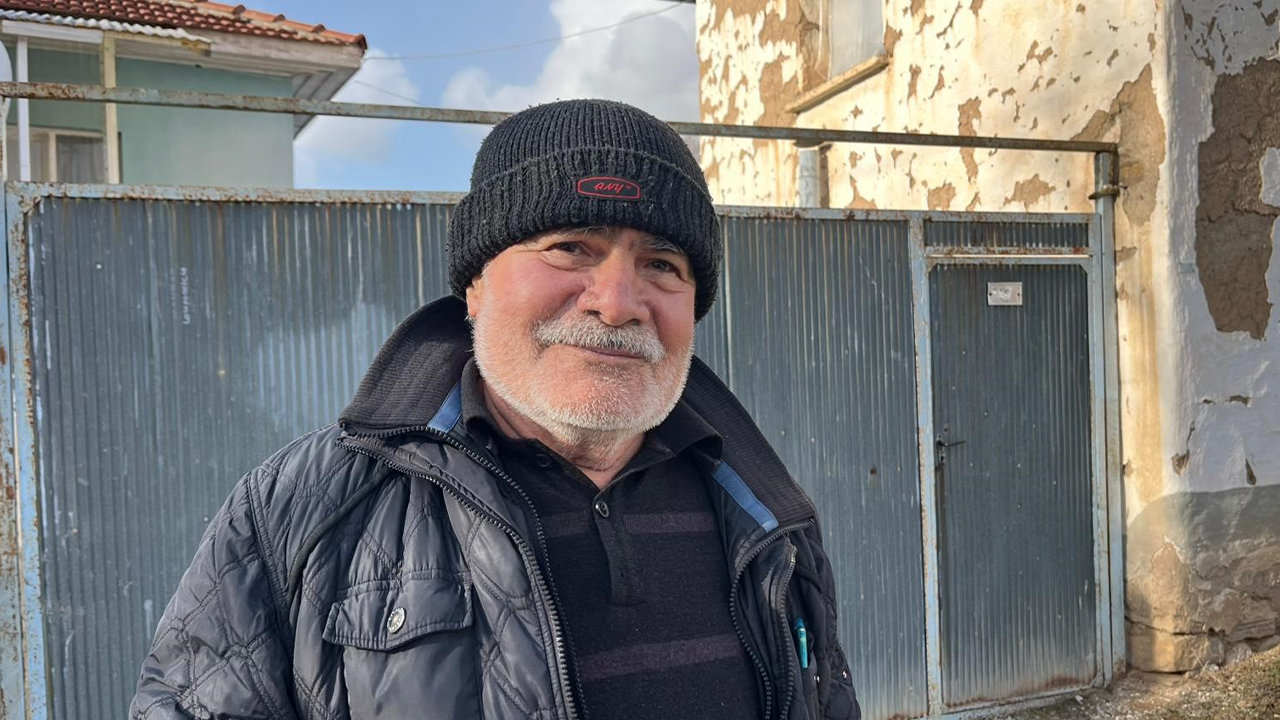 Mahalle Sakinlerinden Celaletti̇n Özer