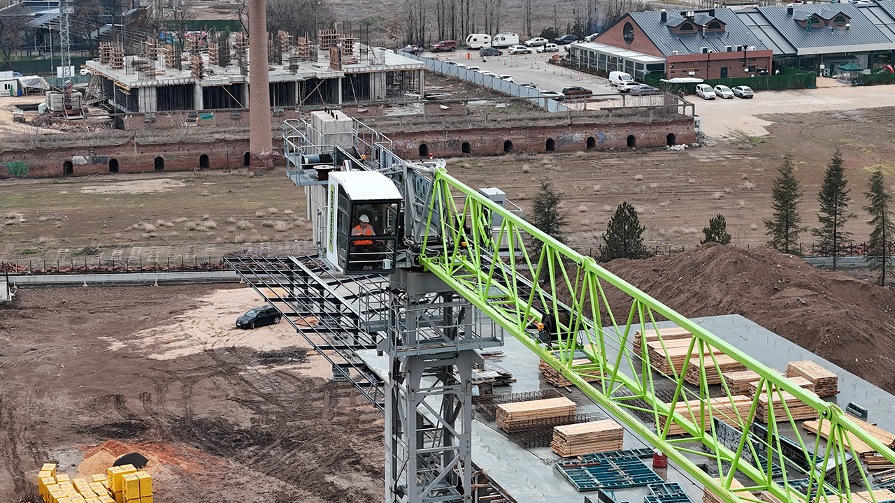 Metrelerce Yüksekte Çalışmaya Devam Ediyorlar