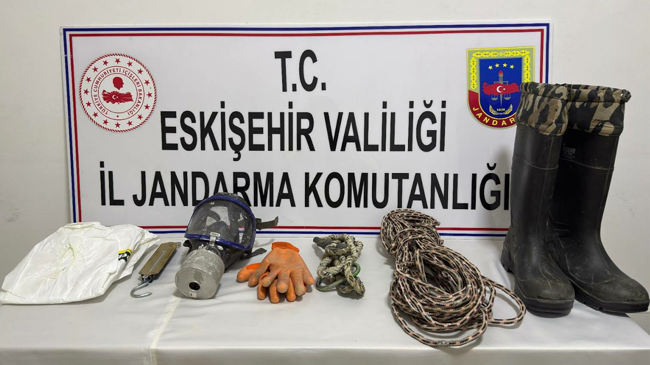 Operasyonda Definecilerden Ele Geçirilen Malzemeler