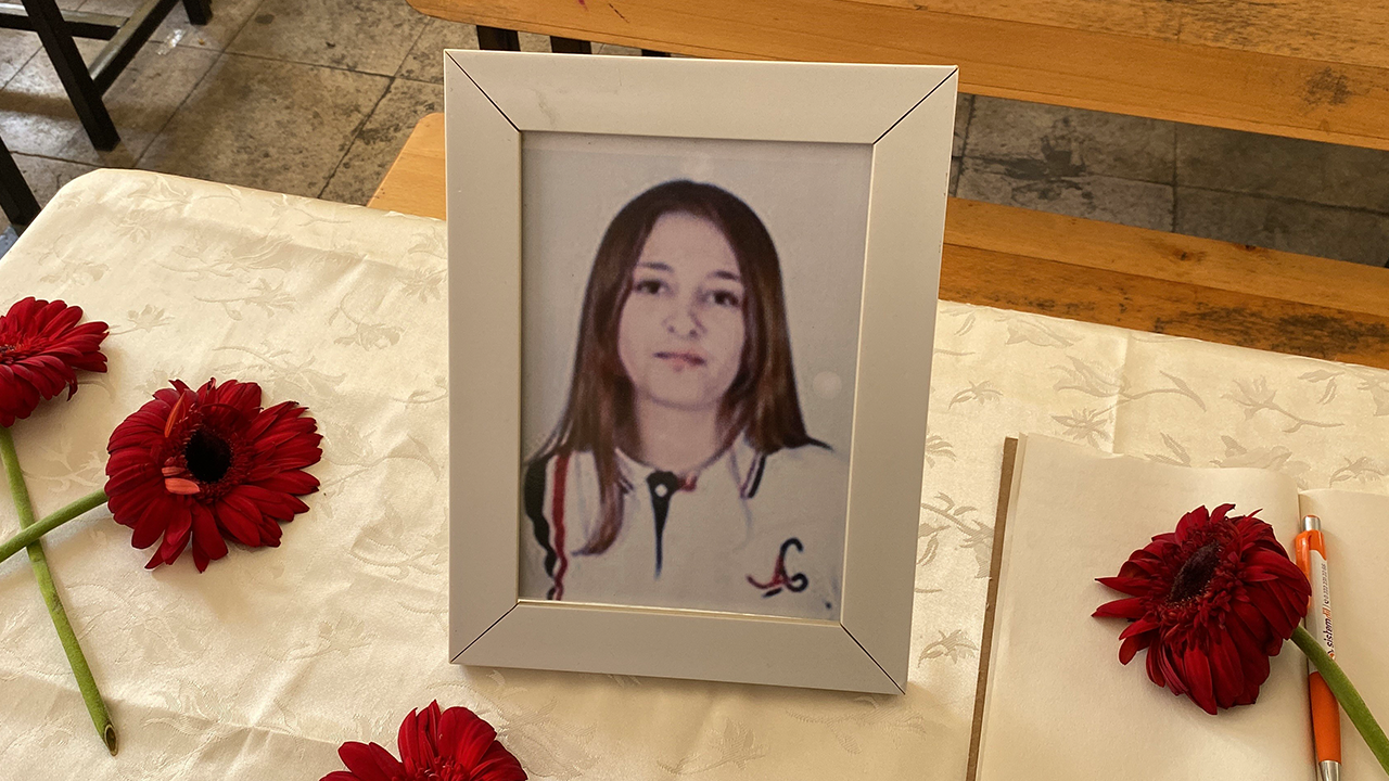 Sırası Çiçeklerle Süslendi