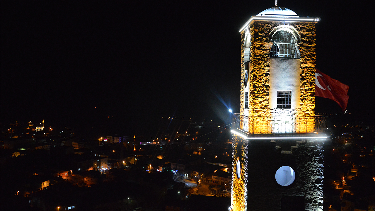 Tarihi Yapı Zamana Meydan Okuyor