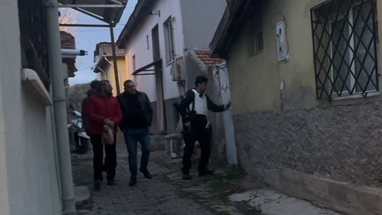 Uzun Namlulu Silahlarla Eve Girildi