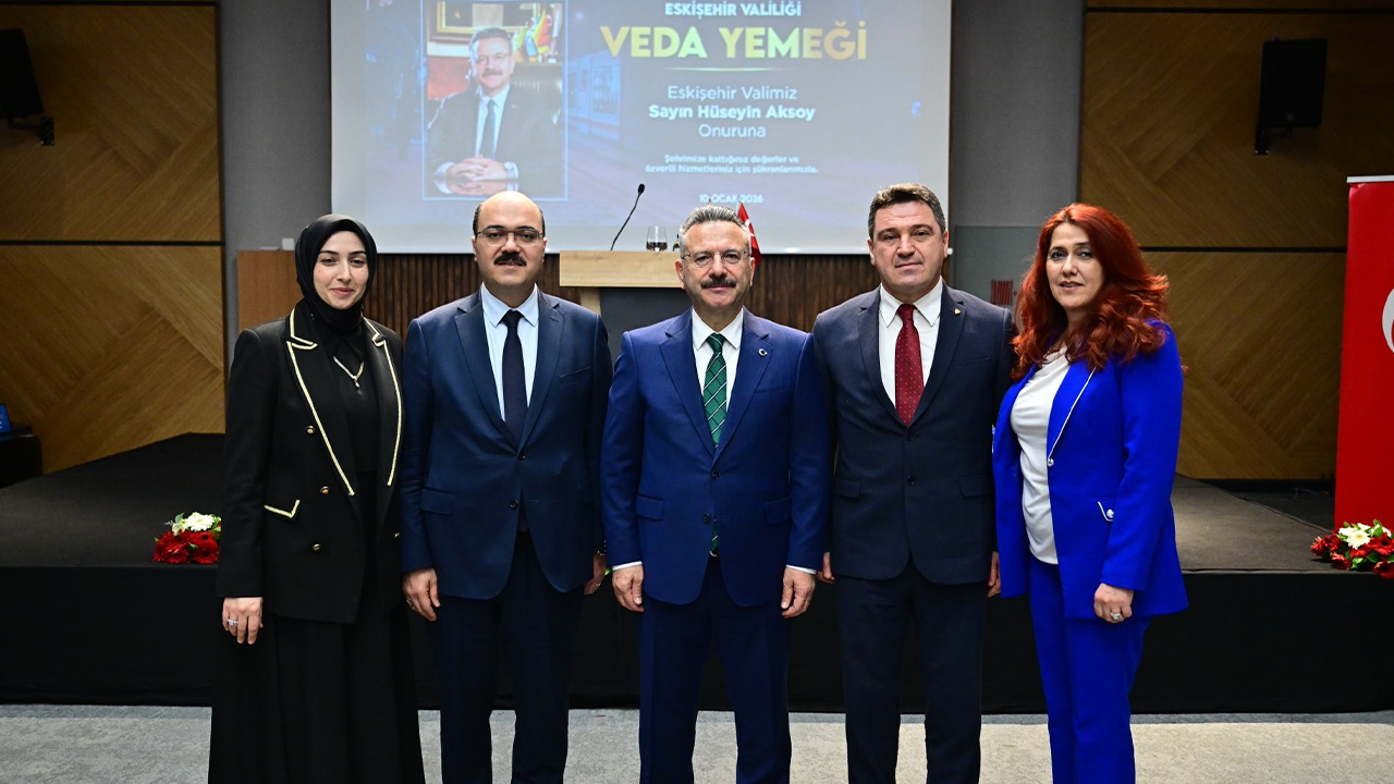 Vali Aksoy Onuruna Veda Yemeğinden Kareler