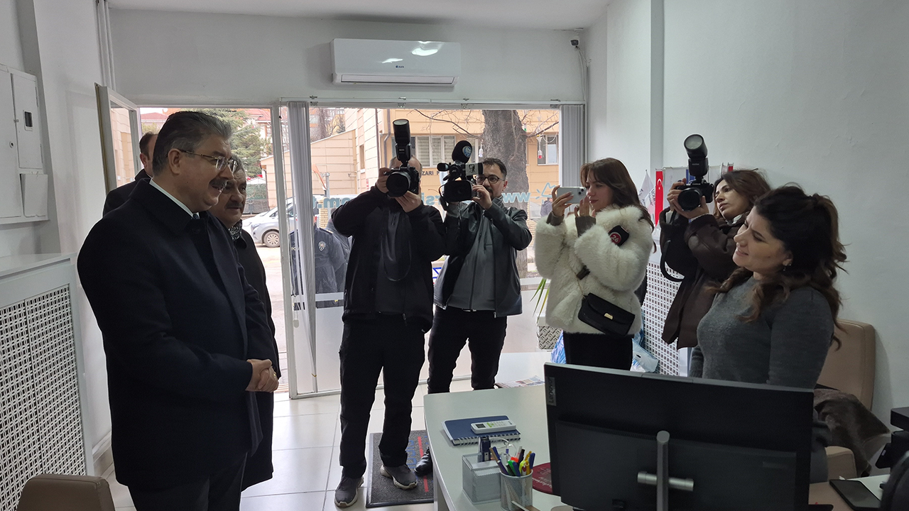 Vali Yılmaz Esnaf Ve Vatandaşları Dinledi