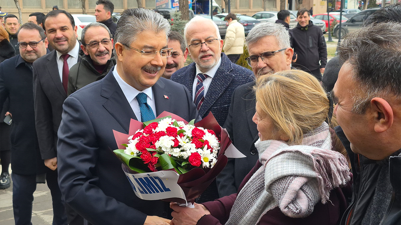 Vali Yılmaz Için Karşılama Töreni Düzenlendi