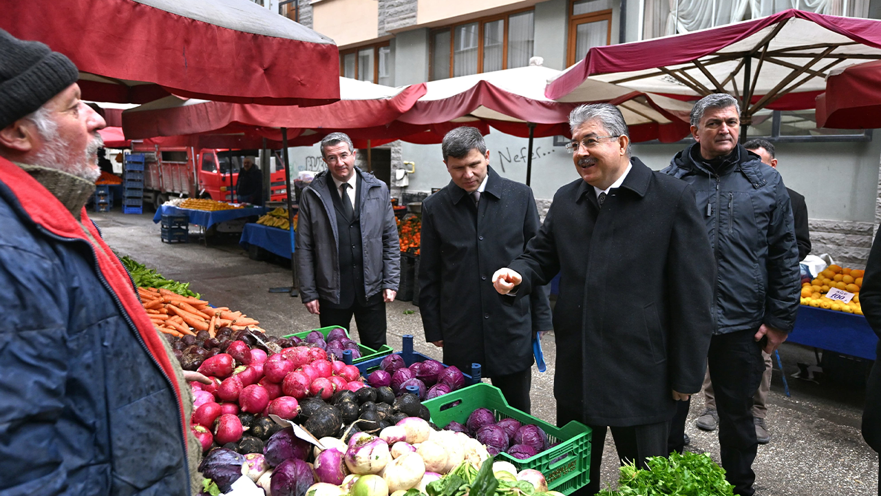 Vali Yılmaz Pazarcı Esnafıyla Sohbet Etti