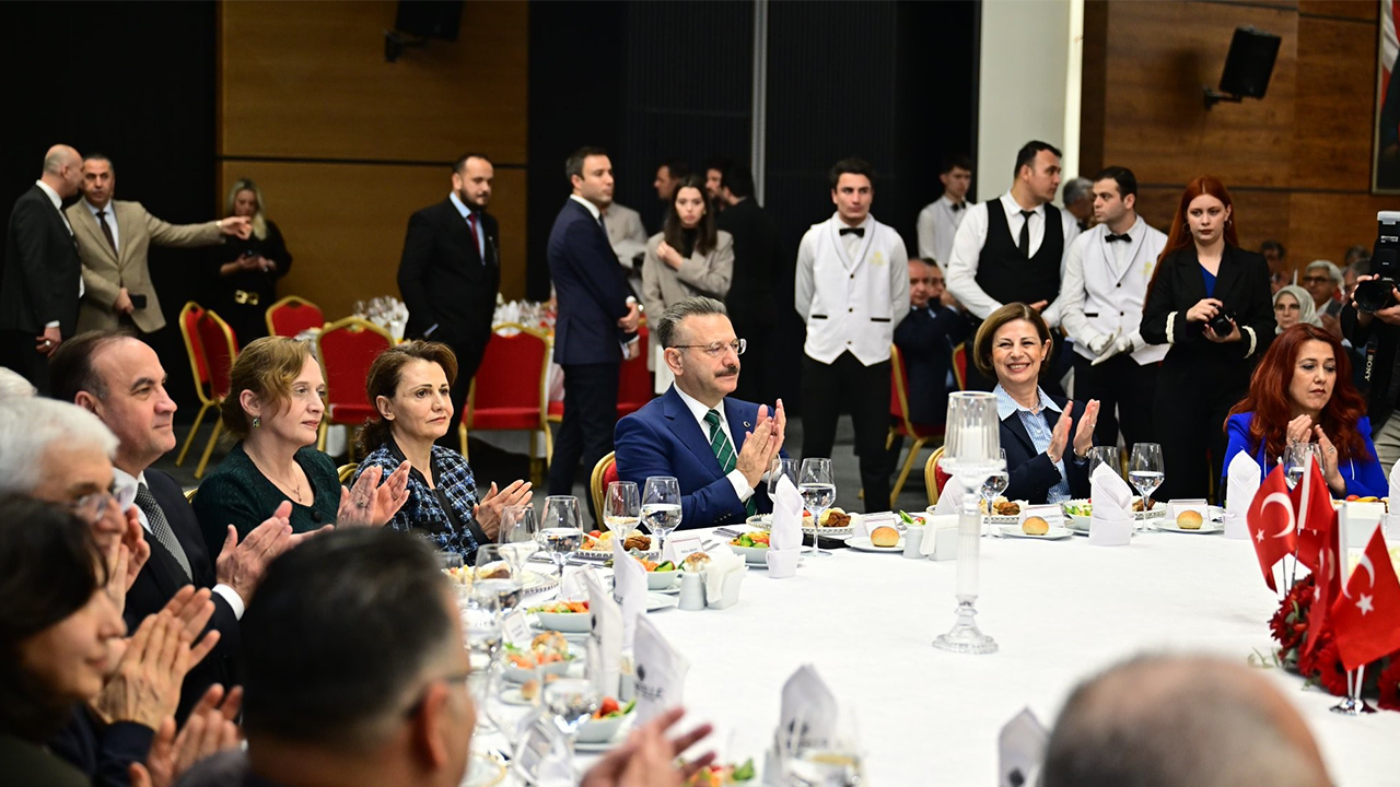 Veda Yemeğine Birçok Davetli Katıldı