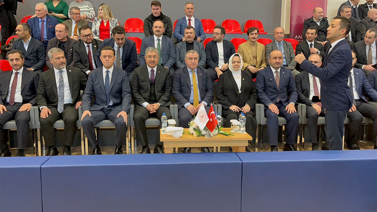 Yunus Emre Spor Salonu Açılış Töreni Üst Düzey Katılımla Gerçekleşti