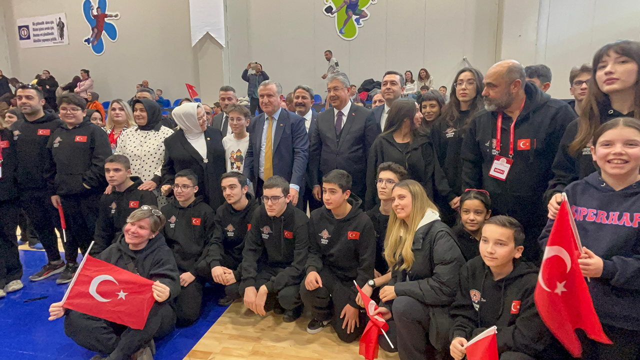 Yunus Emre Spor Salonu Açılış Töreninden Görüntüler