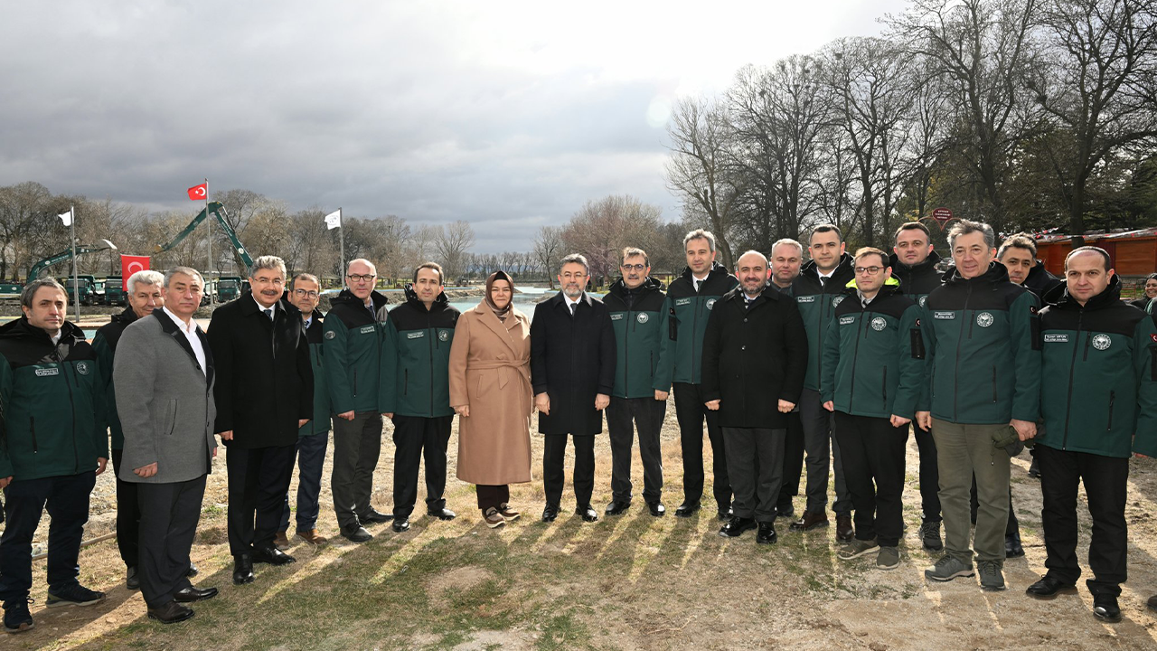 Bakan Yumaklı Sakaryabaşı'nda Incelemelerde Bulundu