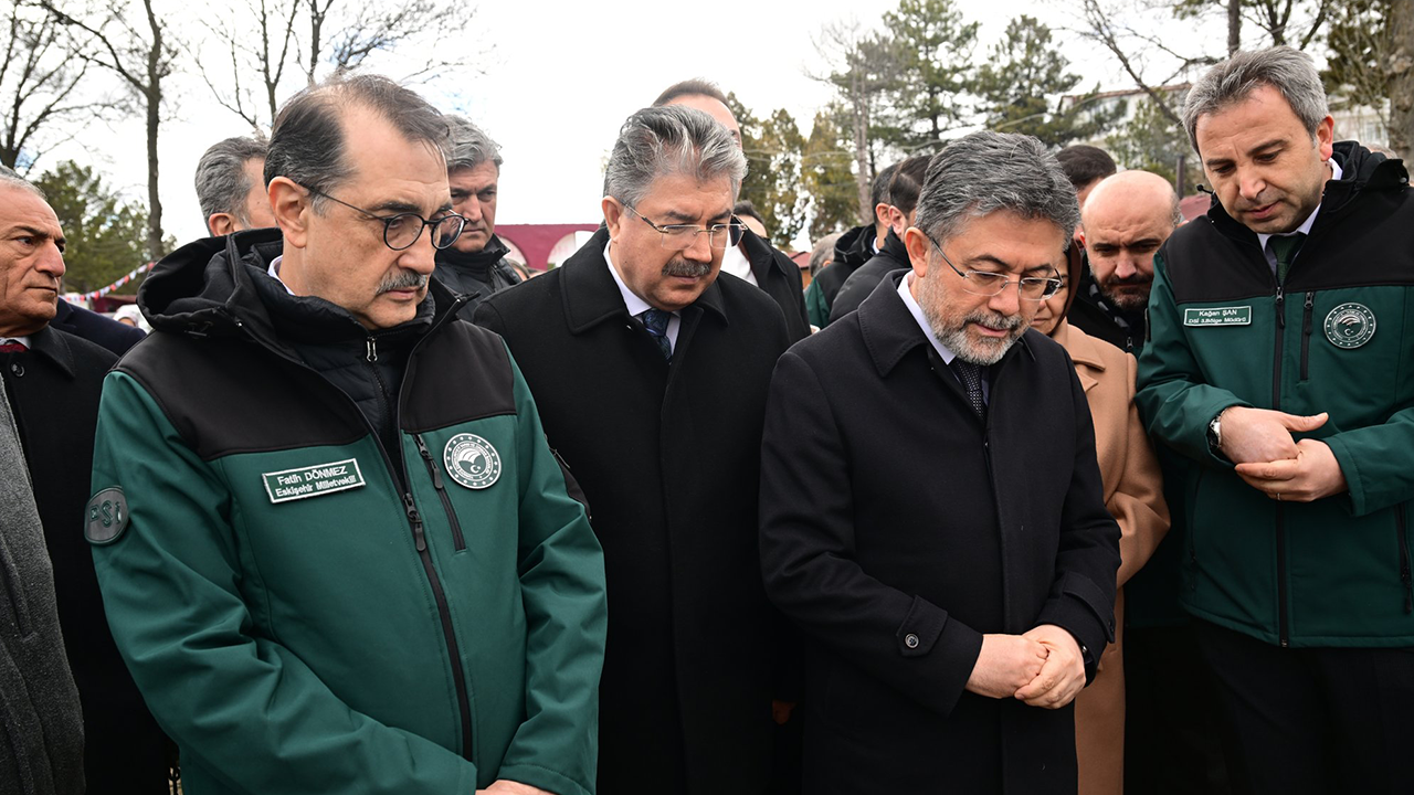 Bakan Yumaklı Ve Beraberindeki Heyet Bölgede Inecelemelerde Bulundu