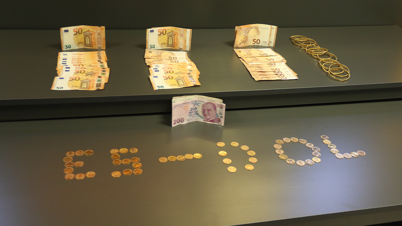 Dolandırıcılara Kaptırılan Para Ve Altınlar Ele Geçirildi