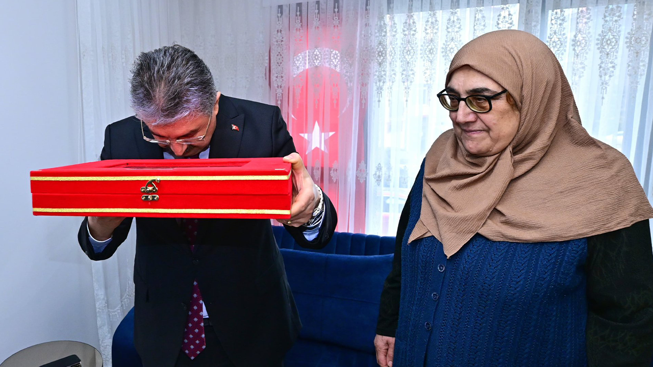 Eskişehir'de Şehit Ailelerine Ziyaretler Sürüyor