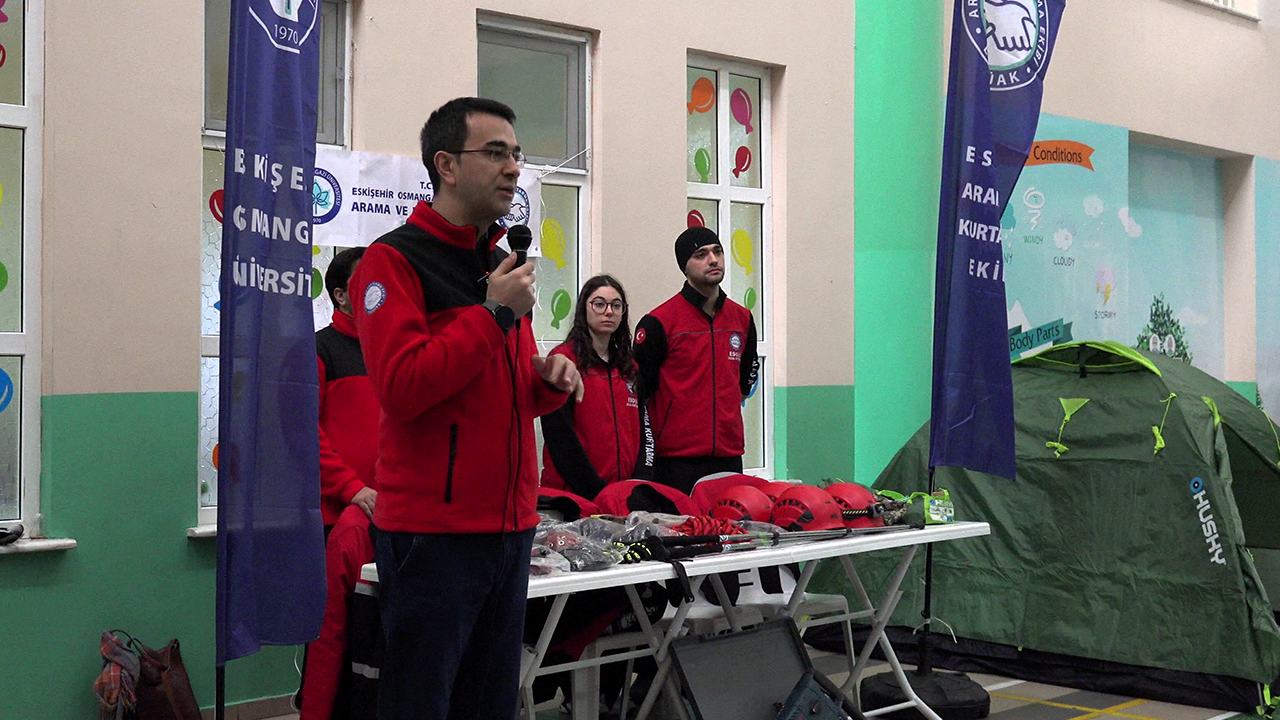 Ilkokullarda Afetlere Karşı Bilinçlendirme Çalışmaları Sürüyor