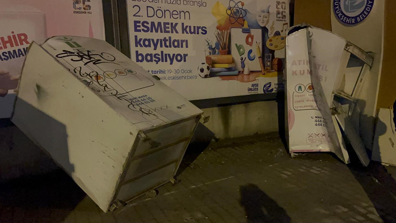 Kaza Sonrası Ortalık Adeta Savaş Alanına Döndü