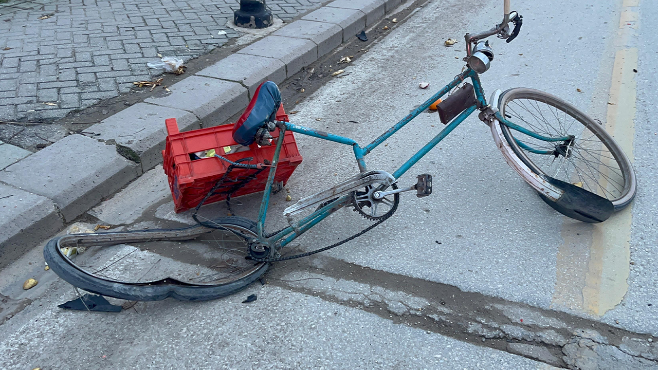 Kazada Bisiklet Kullanılamaz Hale Geldi