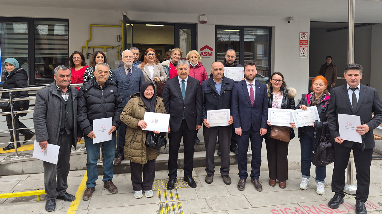 Program Sonunda Vali Yılmaz Hatıra Fotoğrafı Çektirdi