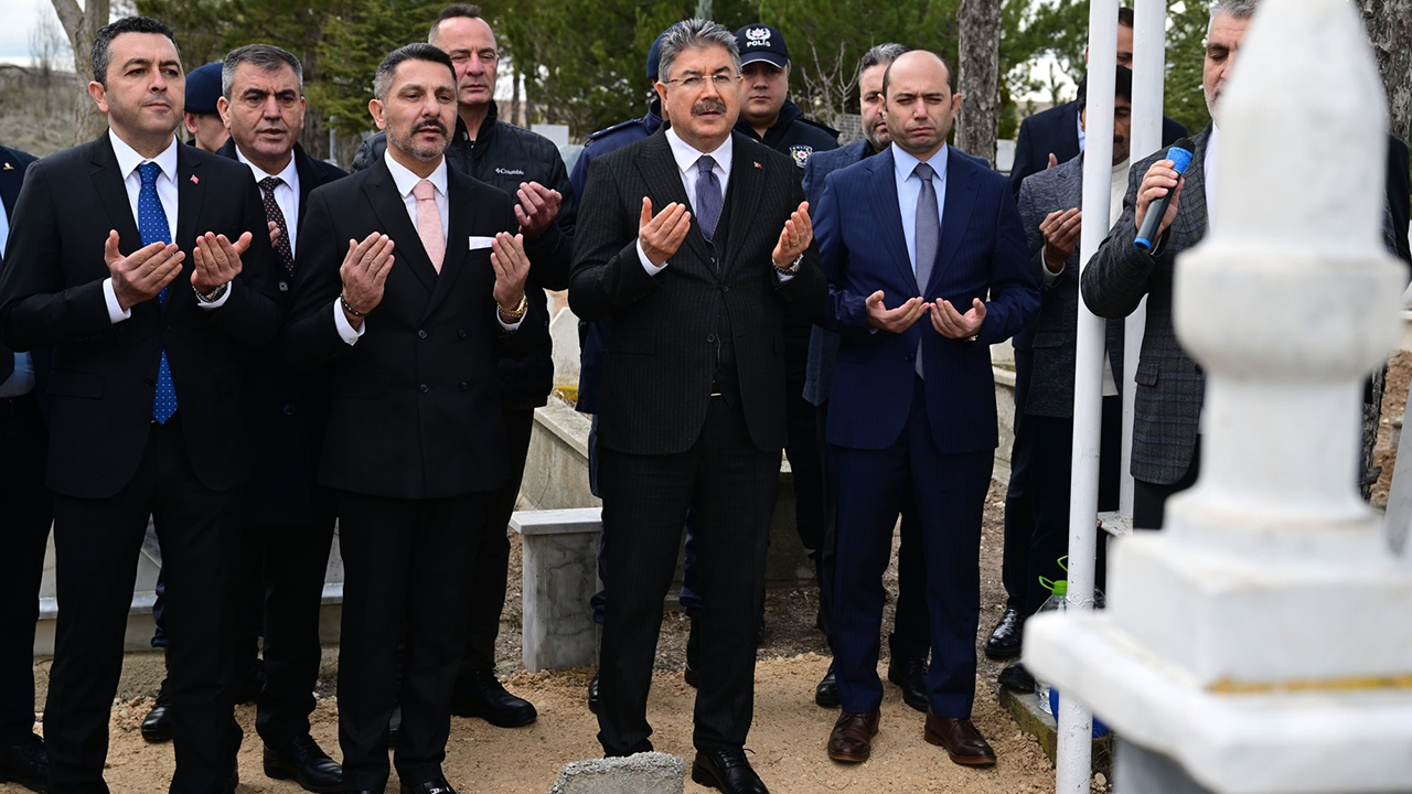 Şehidimiz Kabri Başında Dualarla Anıldı