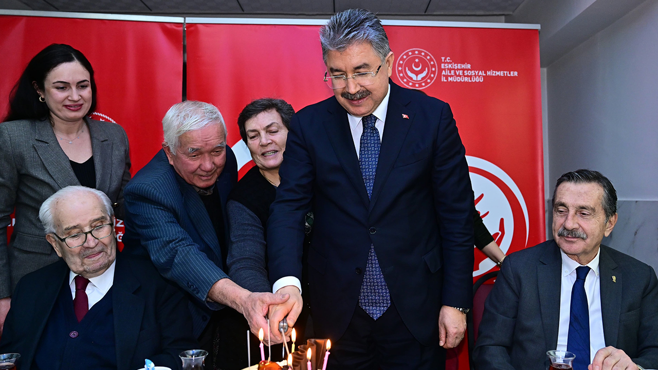 Vali Yılmaz'a Doğum Günü Sürprizi