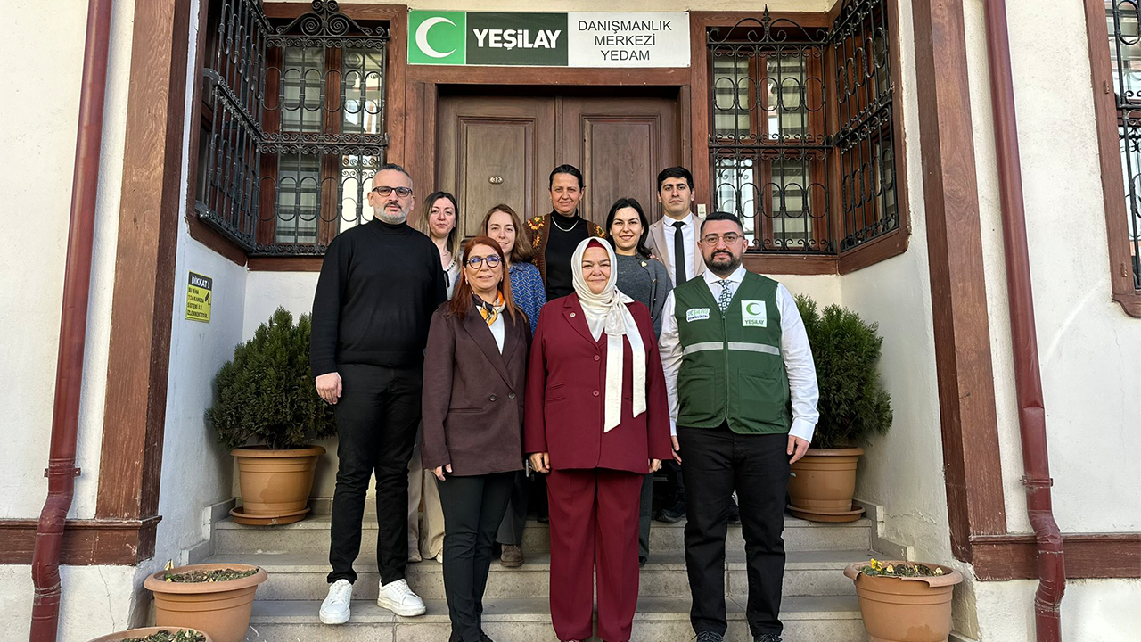 Vekil Gürcan'dan Yeşilay'a Ziyaret