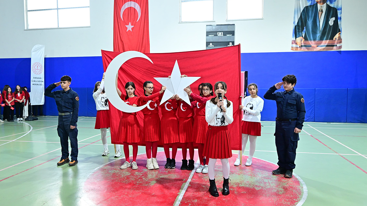 Yeni Dönem Bayrak Temasıyla Başladı