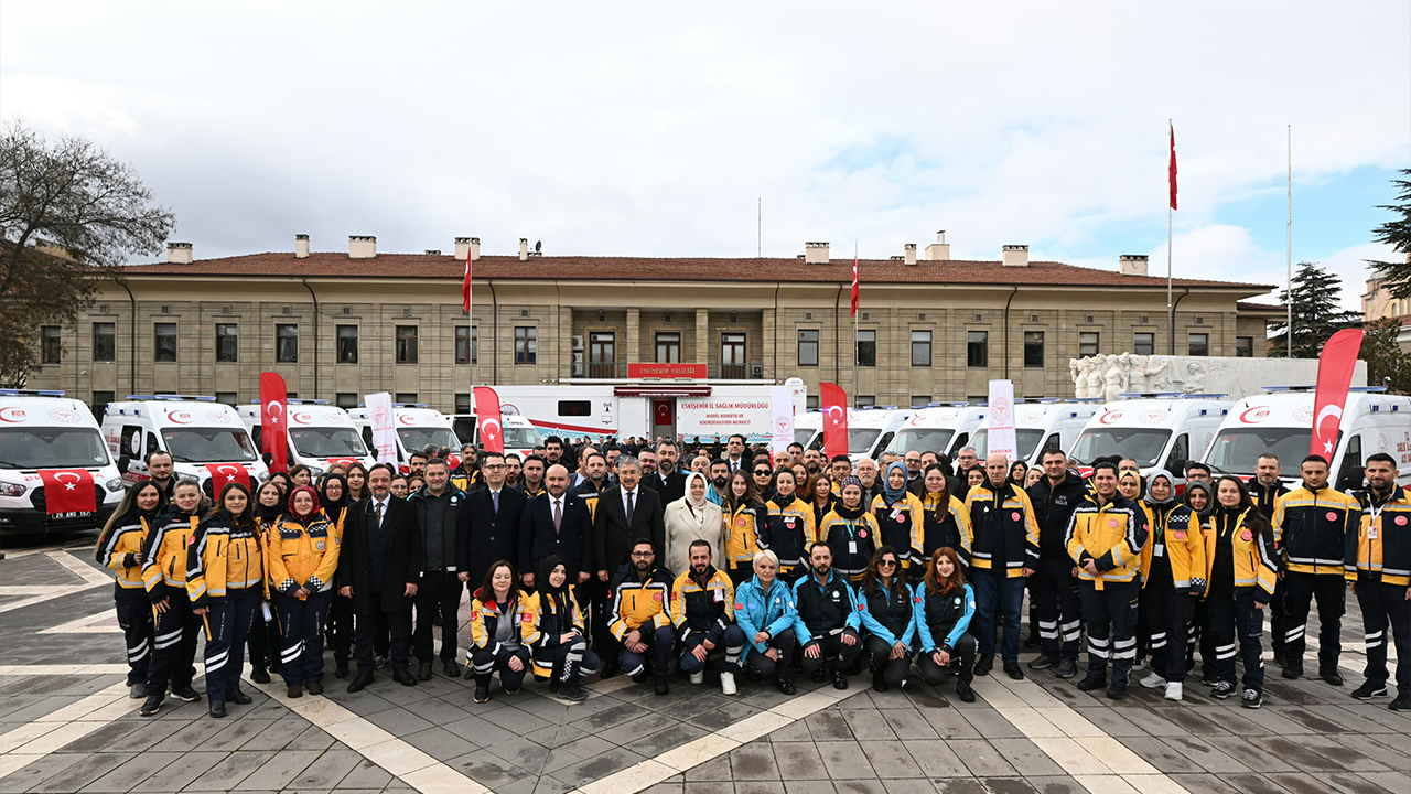 Yeni Sağlık Araçlarının Teslim Töreninden Fotoğraflar