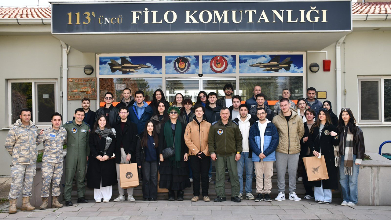 113'Üncü Filo Kumutanlığı