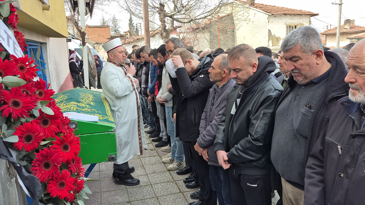 20 Yaşındaki Genç Gözyaşlarıyla Son Yolculuğuna Uğurlandı