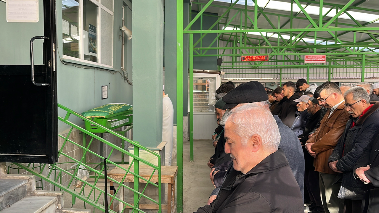 Adar Caminde Cenaze Namazı Kılındı