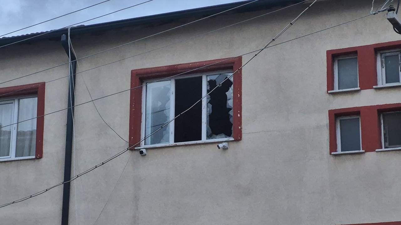 Alkollü Şahıs Camları Kırdı