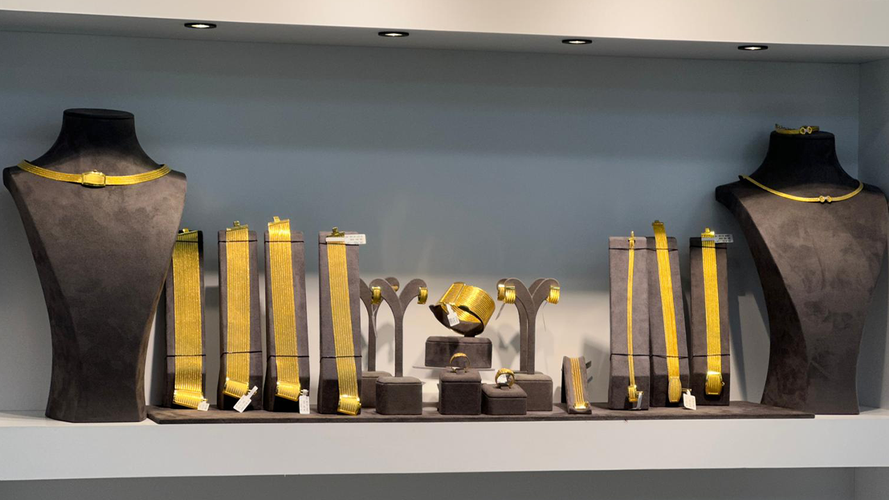 Altın Kolye Ve Bileklikler