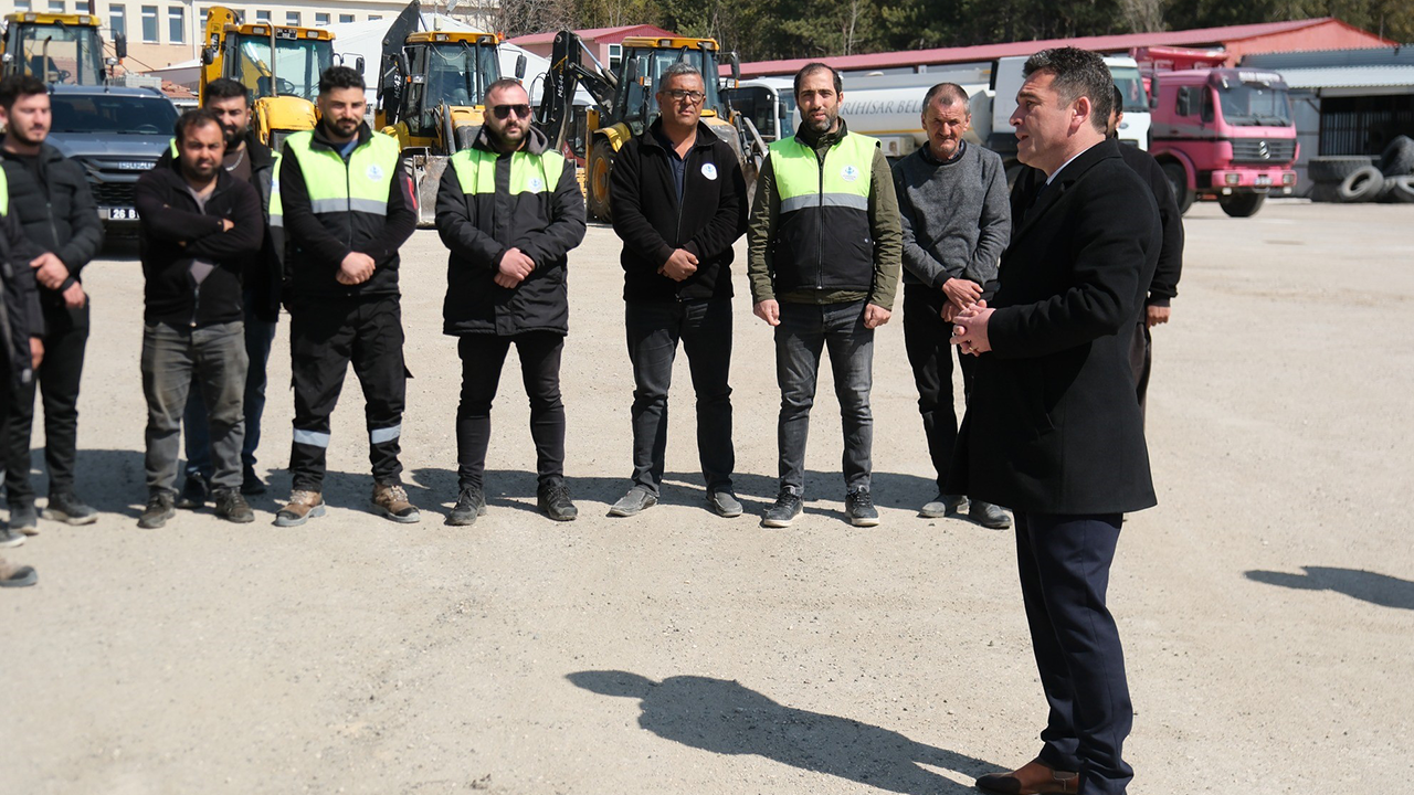 Belediye Çalışanlarına 5 Bin Tl Bayram Ikramiyesi Verildi