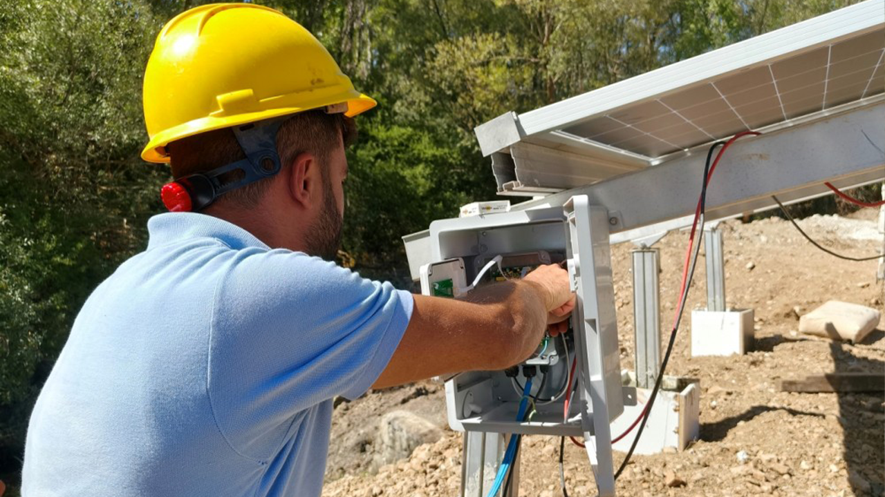 Bölgeye Güneş Panelleri Kuruldu