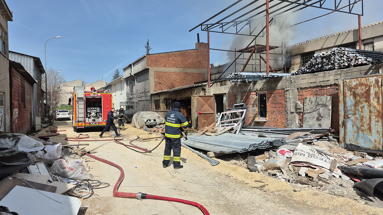 Depo Yangınına Ilişkin Görüntüler