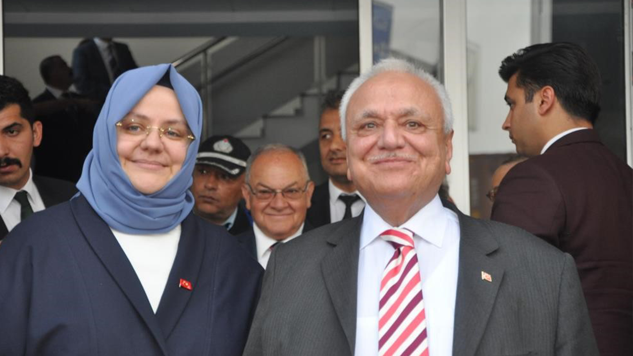 Eski Bakanlar Zehra Zümrüt Selçuk Ve Atilla Koç