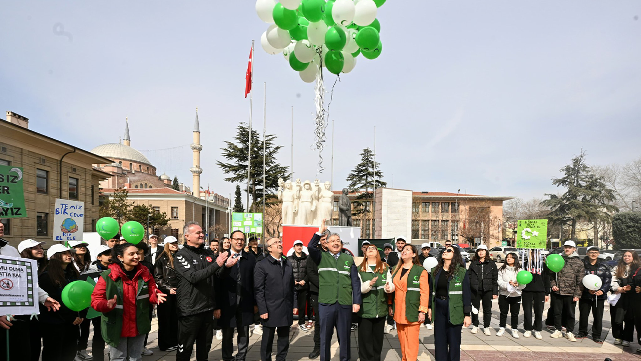 Farkındalık Için Balon Uçuruldu