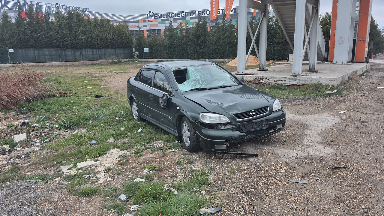 Kazada Otomobilde Büyük Çapta Hasar Oluştu