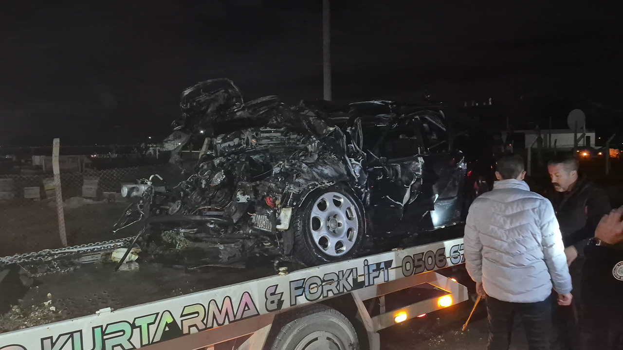 Kazaya Karışan Otomobilde Büyük Çaplı Hasar Oluştu