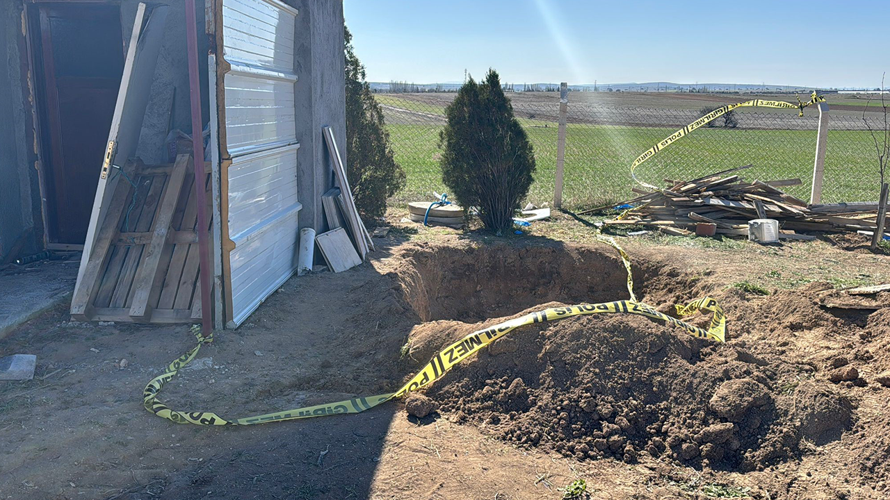 Küçük Kız Gömülü Halde Bulunmuştu