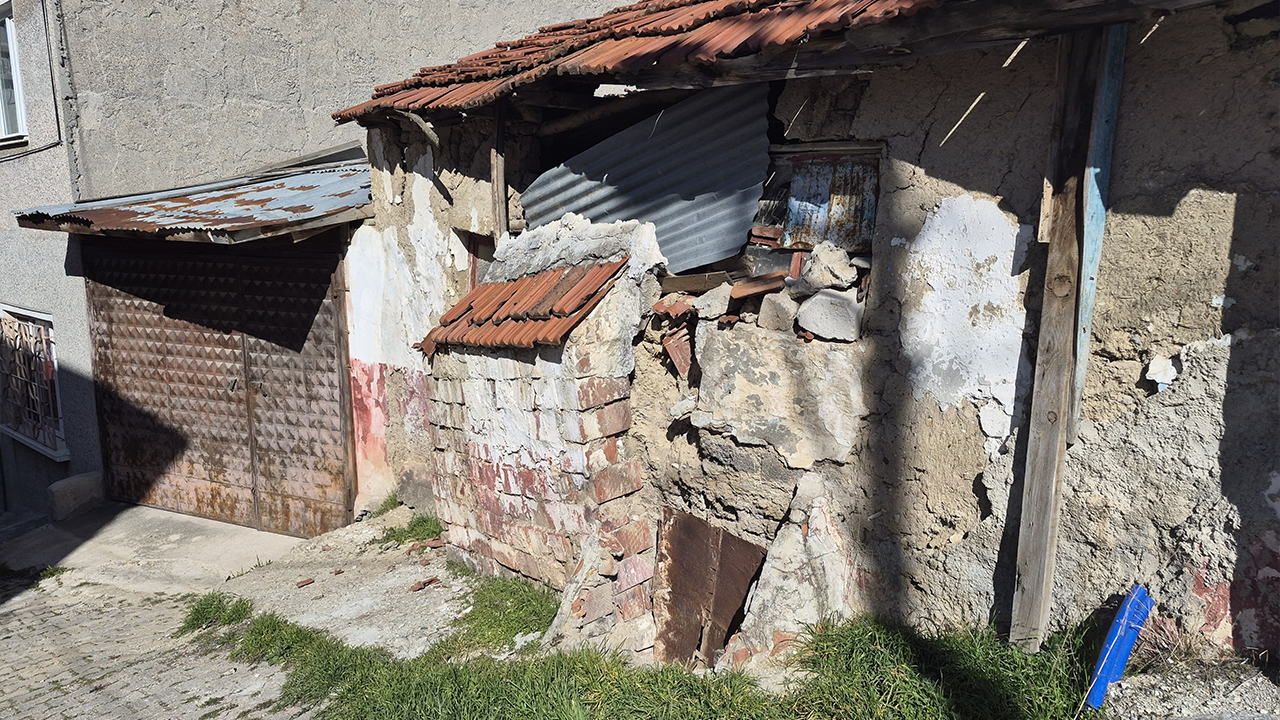 Metruk Binalar Kazaya Davetiye Çıkarıyor