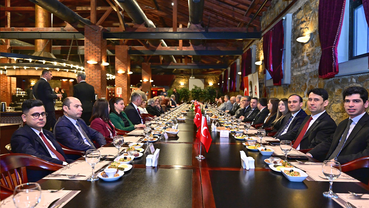 Mülki Idare Amirlerinin Katılımıyla Iftar Programı Düzenlendi